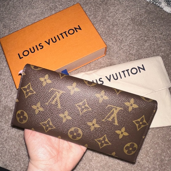 Sarah Louis Vuitton wallet in pink - Picture 9 of 11